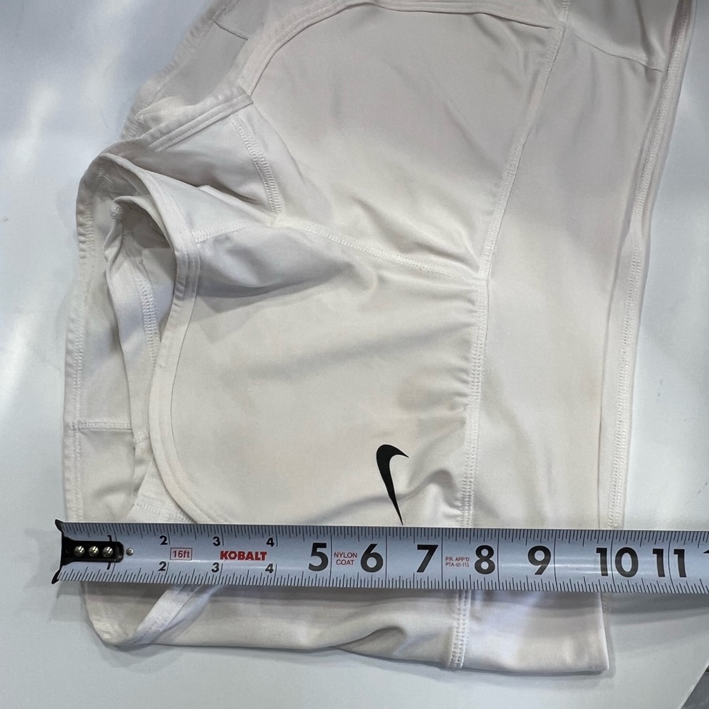 Nike White Tennis Shorts Small Women’s - Picture 9 of 9